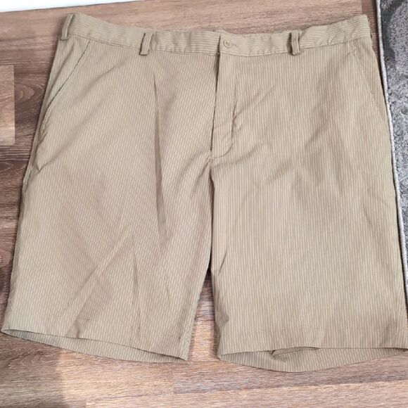 Nike Golf Dri-Fit Tan Pinstripe Shorts Sz 42 - Picture 1 of 6